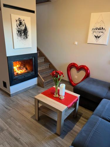 BIESZCZADZKI RAJ Komfortowe domy nad Jeziorem Solinskim - Sauna, basen wakacyjny in Olchowiec