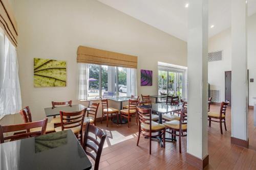 Sleep Inn near Busch Gardens - USF - image 6