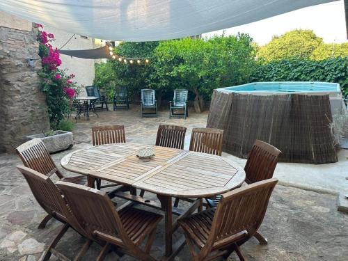 Charming village house for families & cyclists in Juia