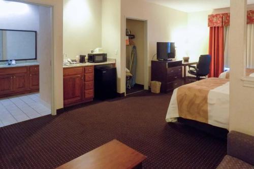 Quality Inn Kingdom City MO - image 4