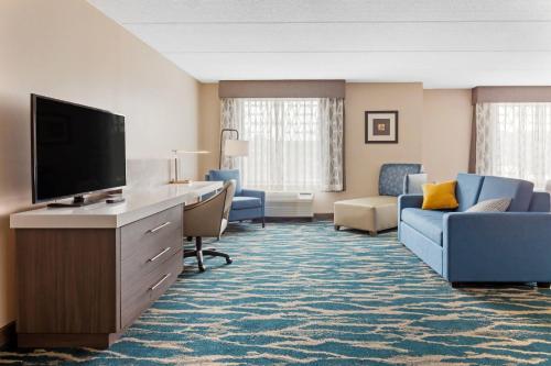 Wingate By Wyndham - Greenville - image 3