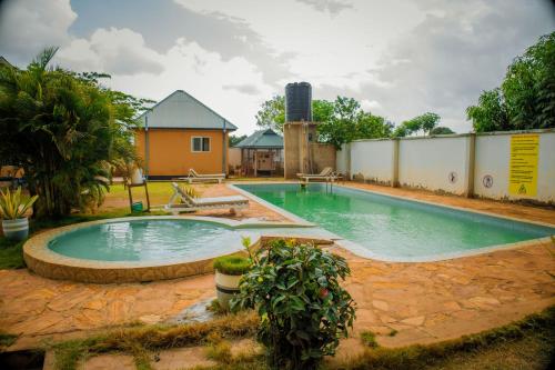 Peldbaseins, Cashewnut Hotel in Mtwara