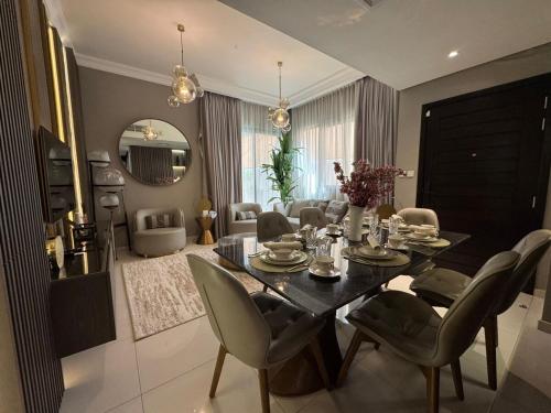 Luxury Smart Home Villa Damac Hills 2 3BR Ensuite, Dubai (Foto 4)