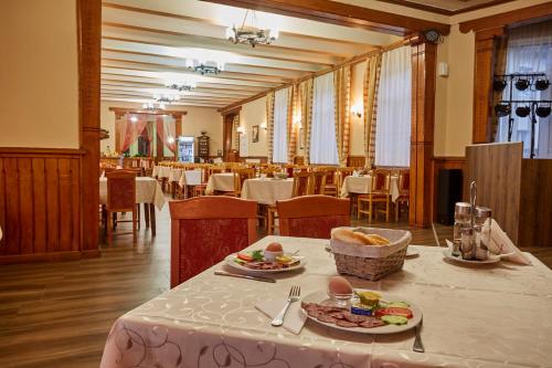 Balneohotel Lyulyatsi - image 10