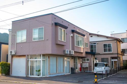THE HORAI New Reno 2 Toilets Next to tram station