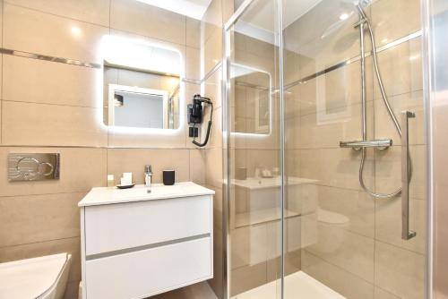 Authentic apartment - 2BR 8P - Palais Garnier - image 4