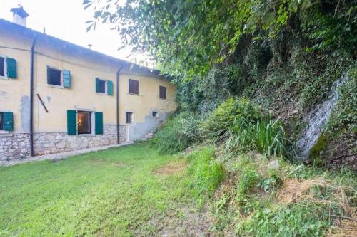 Viesnīcas āriene, From the city to nature - Travel Proud certified - Mezzane di sotto VR pet-friendly in Mezzane Di Sotto