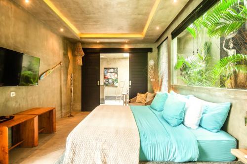Modern 3BR Villa 200m to Canggu Beach Bliss - image 2
