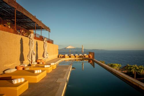 Hôtel Mylos - Cargèse, Piscine Intérieure et Extérieure
