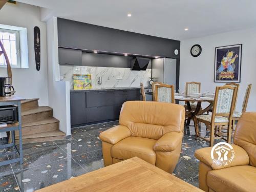 Gîte Le 47, 6 à 8 personnes (Gite Le 47, 6 a 8 personnes) in Louverne (Pays de la Loire)