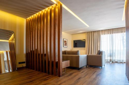 Longue vie Hotels - image 38