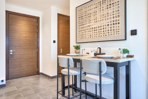 STAY BY LATINEM Luxury 1BR Holiday Home CB 0607 Near Burj Khalifa, Dubai (Foto 4)