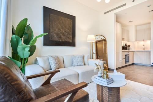 STAY BY LATINEM Luxury 1BR Holiday Home CB 0607 Near Burj Khalifa, Dubai (Foto 3)