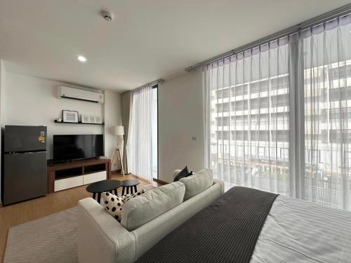 6th Avenue Sukhumvit BKK 403 BTS Asoke Nana MRT Sukhumvit, Бангкок