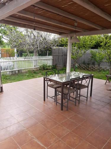 Country Road Take Me Home in 佩斯奇亞羅馬納