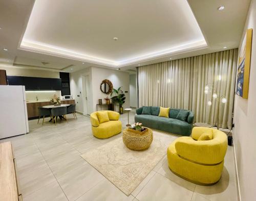 Spacious new 2 bedroom Apt-in amazing location B9 in حطين