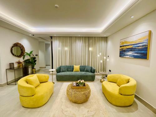 Spacious new 2 bedroom Apt-in amazing location B9 in حطين