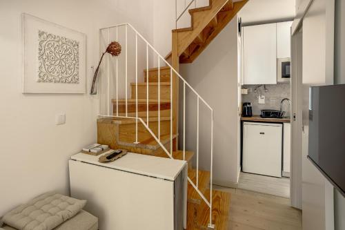 Downtown Modern Apartments by Homing - image 2