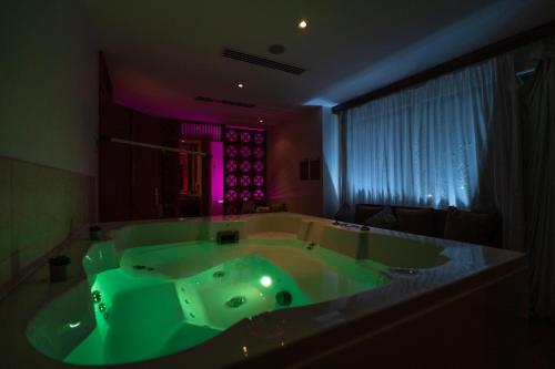 Gyógyfürdő, Jolie Ville Hotel & Spa Kings Island Luxor in Luxor