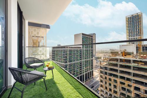 Deluxe Binghatti JVC Suites by Hostiva - City View, Dubaï (photo 7)