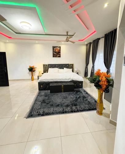 Maxjen Executive Lodge in Amasaman