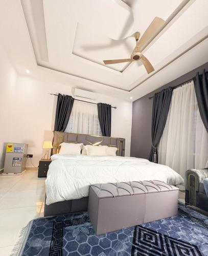 Maxjen Executive Lodge in Amasaman