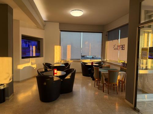 Hotel Florida - image 2