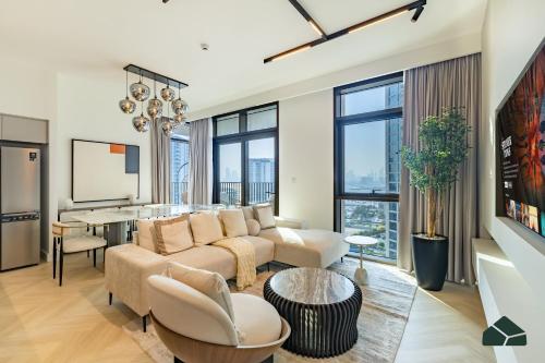 Creek Palace 2BR with Sea and Burj View by BMS, Dubai