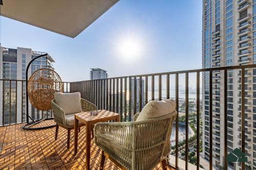 Luxurious 2BR | Sea and Burj View | BMS - image 10
