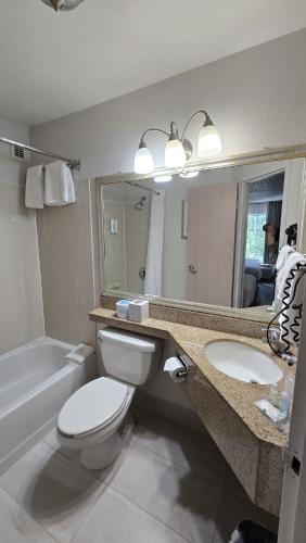 Quality Inn Newark - image 6