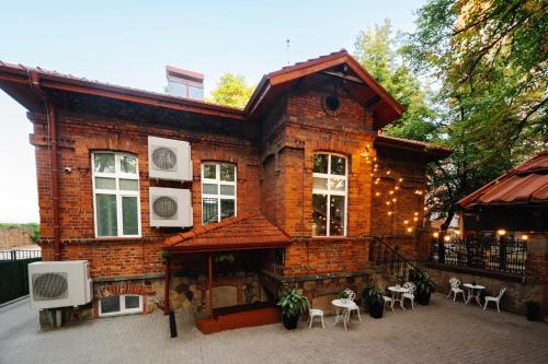 Ruby Red House 4