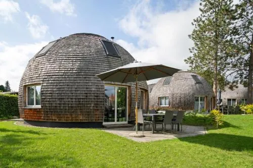Kugelhaus Chiara - Helles Naturrefugium in Kugelform am Tollensesee in Penzlin, Deutschland