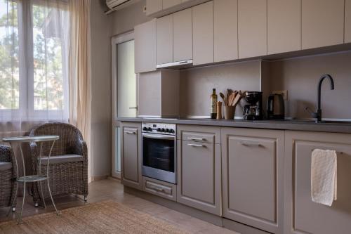 Retro-Chic 1BR Apartment next to Vasil Levski Blvd by Flat Mаnager, Sofia (Foto 4)