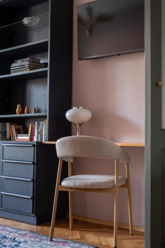 Retro-Chic 1BR Apartment next to Vasil Levski Blvd by Flat Mаnager, Sofia (Foto 8)