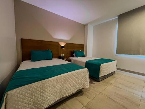 2 double beds