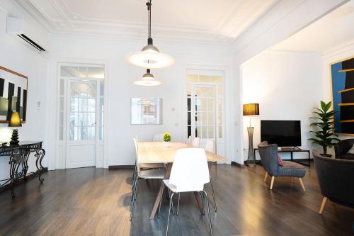 Apartamento Premium 5 Hab - 4 Baños- Balcón a Gran Vía - Grupos hasta 12 - Passeig Gràcia 8 min, Barcelona (foto 9)