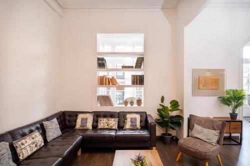 Apartamento Premium 5 Hab - 4 Baños- Balcón a Gran Vía - Grupos hasta 12 - Passeig Gràcia 8 min, Barcelona (foto 5)