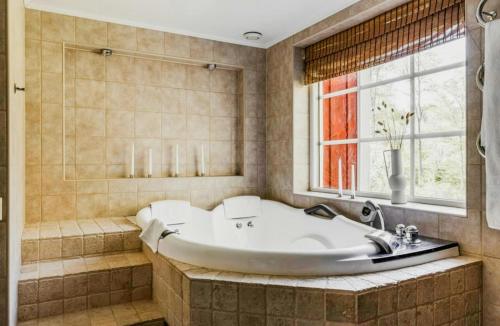 A szálláshely kívülről, Relaxing Villa With Fireplace And Private Stream in Lerdala