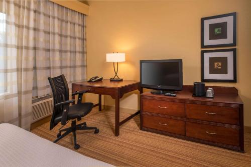 Sonesta Select Durham Research Triangle Park Room Type - One-Bedroom King Suite