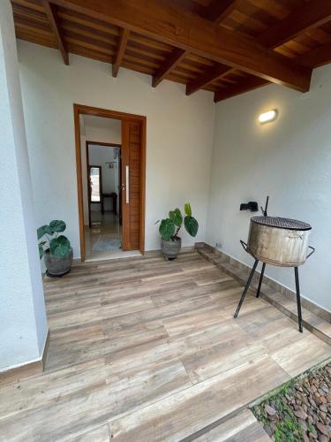 Casa com varanda, ar condicionado pet friendly in ปรายา ซาโก ดา กาเปลา