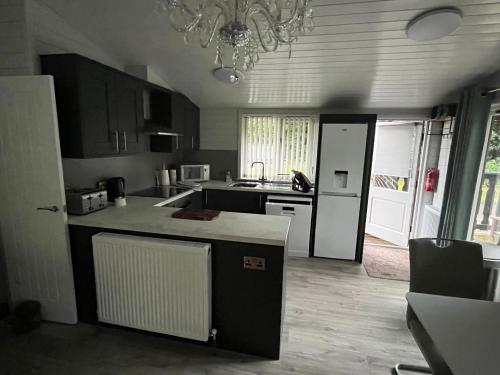 Cocina, No 4 Dane Park in Lymington