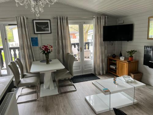 Instalaciones, No 4 Dane Park in Lymington