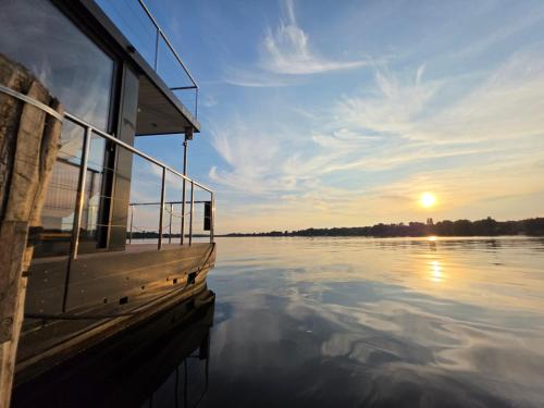 Seeblick, ganze Wohnung in 科尼希 武斯特豪森