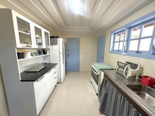 kuhinja, Casa buziana com piscina no melhor ponto de Geribá (Casa buziana com piscina no melhor ponto de Geriba) in jezero Geriba
