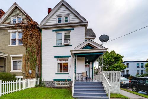 Walk to University of Cincinnati: Historic Home! – khách sạn tại Corryville