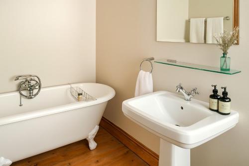 浴室, The Restio Country Guesthouse in 納皮爾