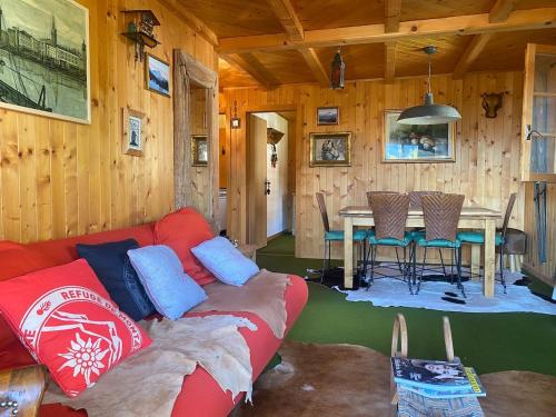 2 bedroom apartment close to ski lifts and amenities in Gryon, Schweiz