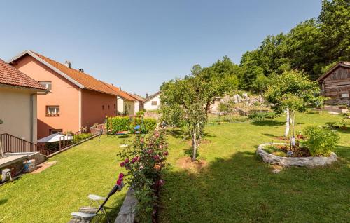 Viesnīcas āriene, 1 Bedroom Gorgeous Apartment In Gracac in Gracac
