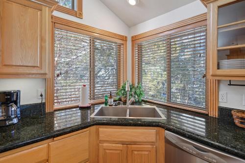2 Sarazen-Golf View-4BR/3.5BA - image 13