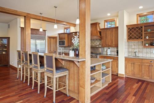 Drake Park Villa-On River-3BR/2.5B - image 6
